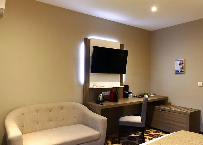 Contact Hotel Le Provencal Bordeaux Lac
